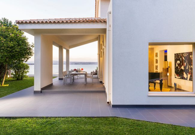 Villa in Syracuse - Villa Artemare Villa in Syracuse - Villa Artemare