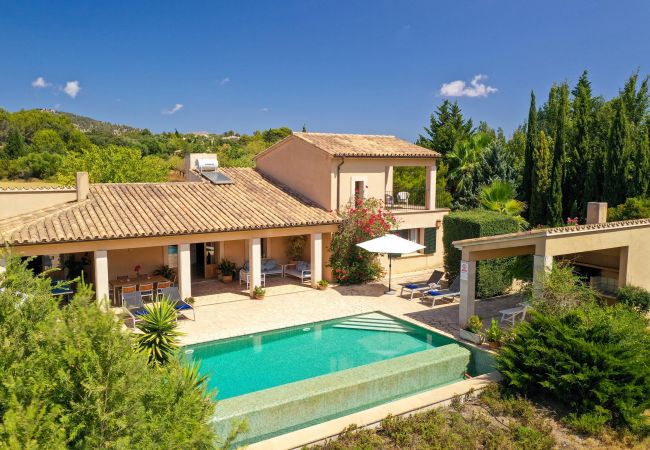 Villa/Dettached house in Pollensa / Pollença - Villa Mares